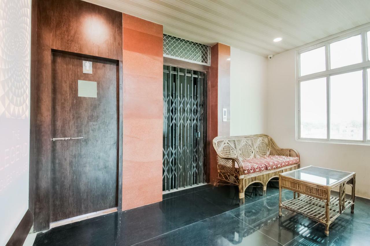 Oyo 45609 The Legend Inn Deluxe Danapur Exterior foto